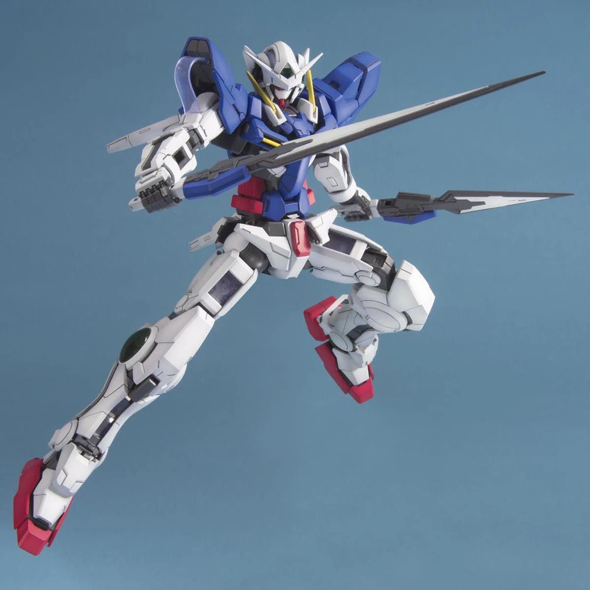 Bandai MG 1/100 GN-001 Gundam Exia - Image 4