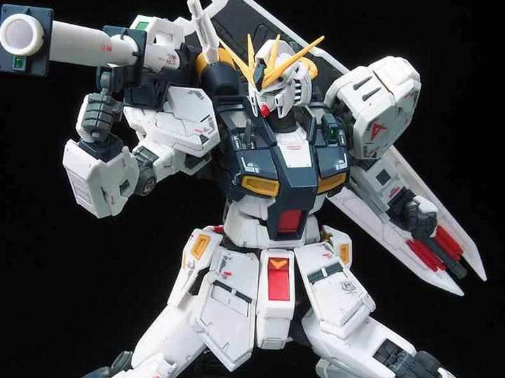 Bandai RG 1/144 #32 RX-93 Nu Gundam